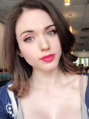 Amouranth - Kaitlyn Siragusa