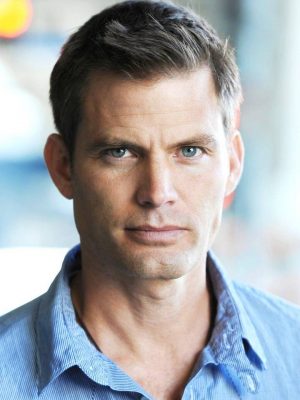 Casper Van Dien