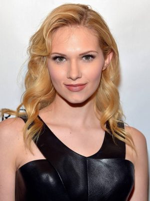 Claudia Lee