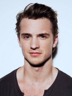 Freddie Stroma