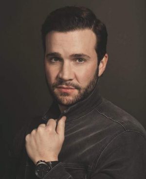 Gil McKinney