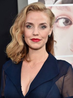 Kelli Garner