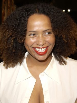 Lisa Nicole Carson