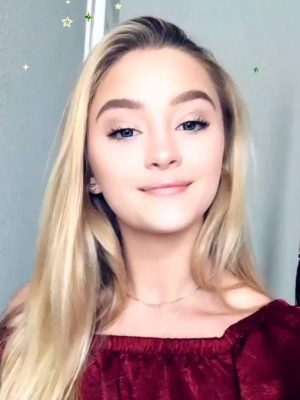 Lizzy Greene