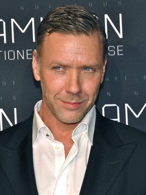 Mikael Persbrandt