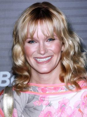 Nicholle Tom